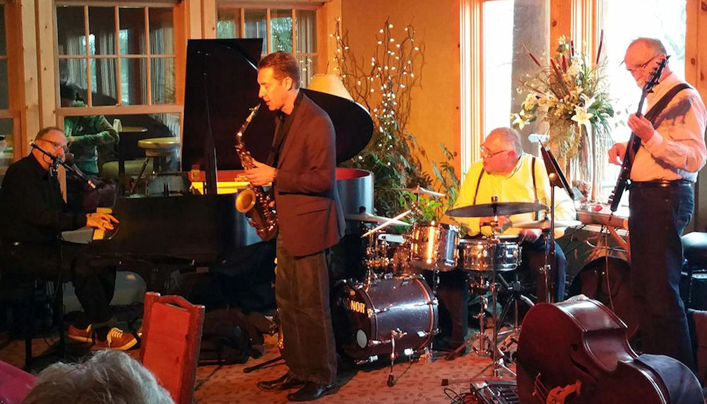 LIVE at The Lodge on Lake Detroit : Live Music with Local Musicians