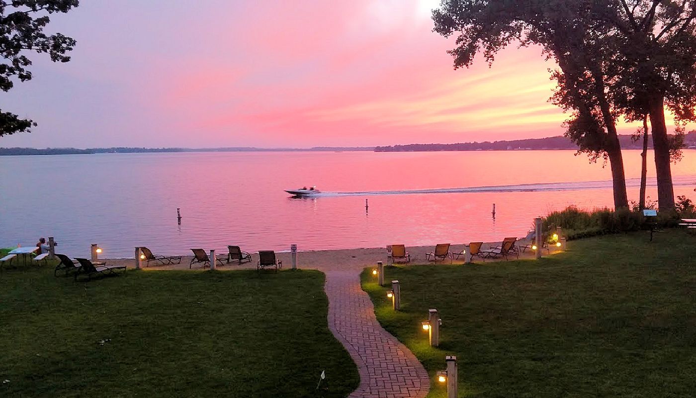 The views are great at the Lodge on Lake Detroit.