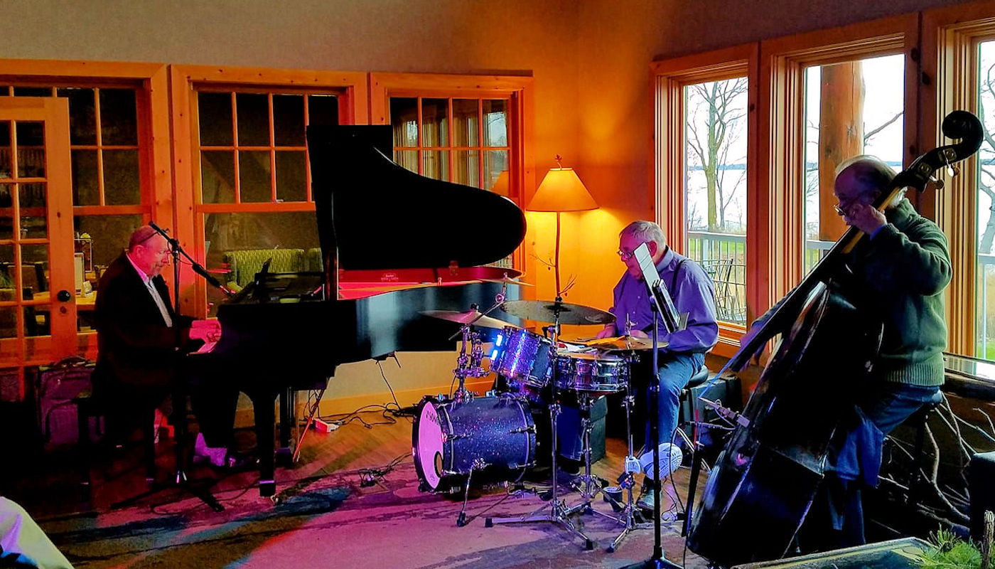 LIVE at The Lodge with the David Ferreira Trio