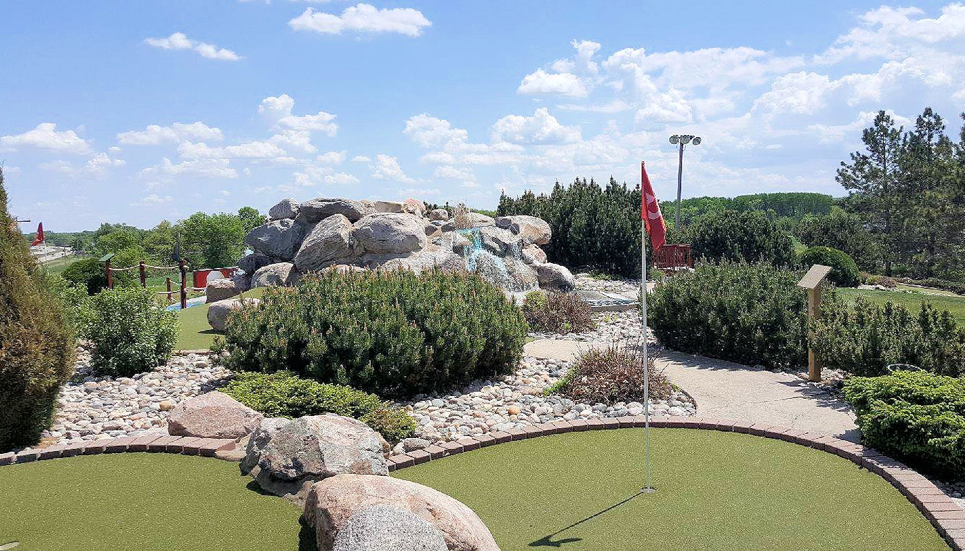 Forest Hills Golf Course Mini Golf - Detrot Lakes Minnesota Golf Guide