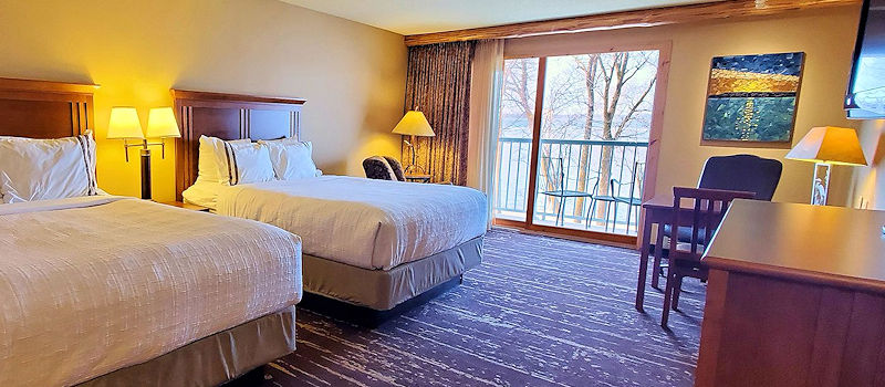 Double Queen Resort Room - The Lodge on Lake Detroit in Detroit Lakes MN